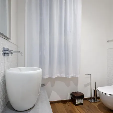 Unyca - Quiet And Living In Florenz
